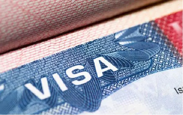 Hình ảnh visa Philippines có màu xanh và đỏ.