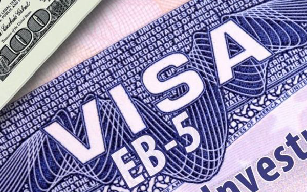 Hình ảnh visa có nền xanh chữ trắng dùng để du học Philippines.