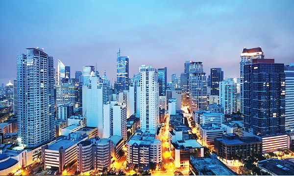 Hình ảnh thành phố Manila tại Philippines xầm quốc với nhiều tòa nhà cao tầng.